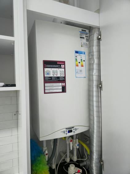 Apartament cu 2 camere decomandat în Berceni