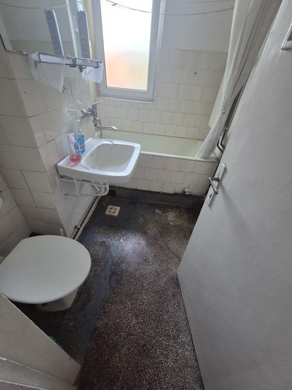 Apartament cu 2 camere decomandat în Cornișa