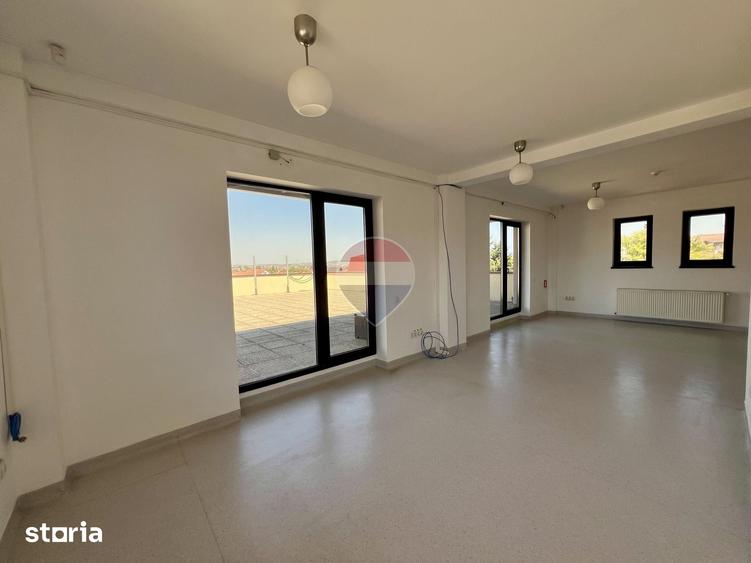 Spațiu comercial, de 350 mp, în Central