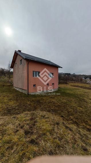 Casă individuală cu 4 camere cu Canalizare în Exterior Est