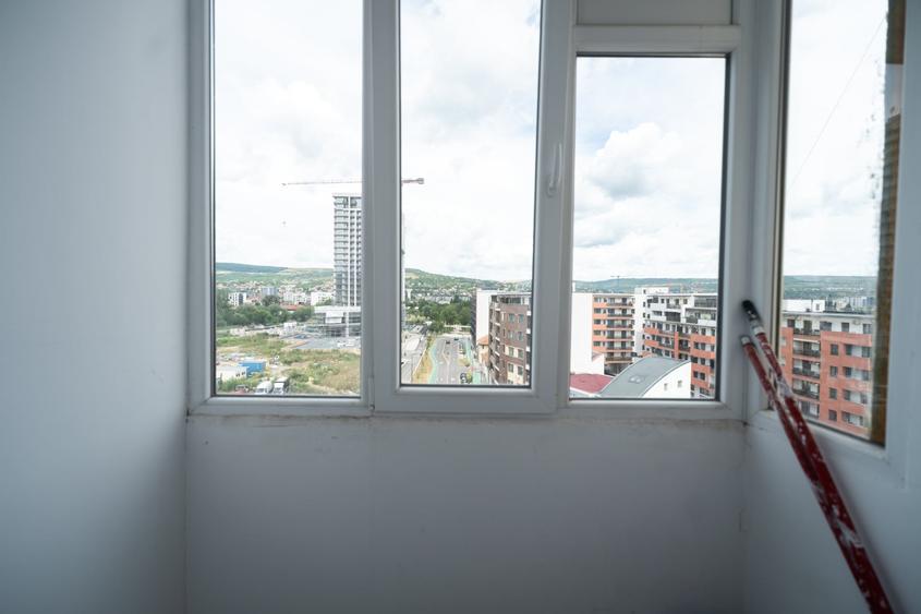 Apartament cu 2 camere semidecomandat, mobilat în Semicentral