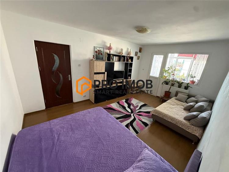 Apartament cu 2 camere decomandat, mobilat în Micro 5