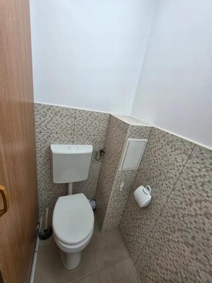 Apartament cu 3 camere semidecomandat în Crângași