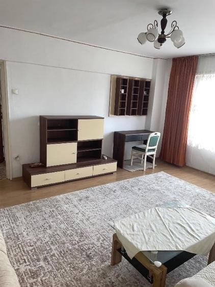Apartament cu 2 camere decomandat, mobilat în Păcii