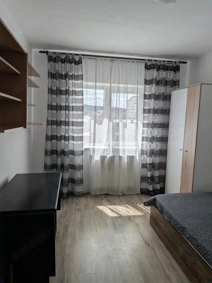 Inchiriez apartament Gara, 4 camere - 3