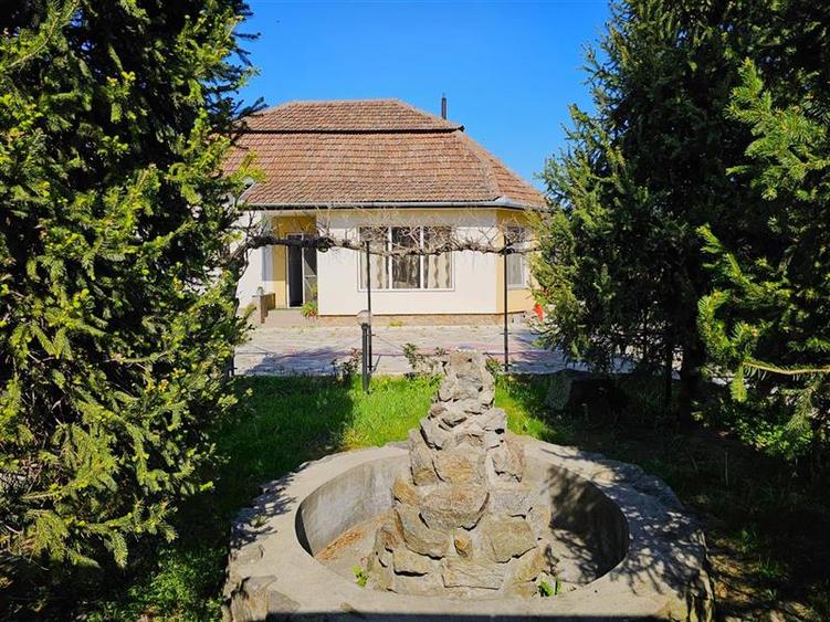 Casă cu 3 camere cu Teren 1800 Mp în Petreu