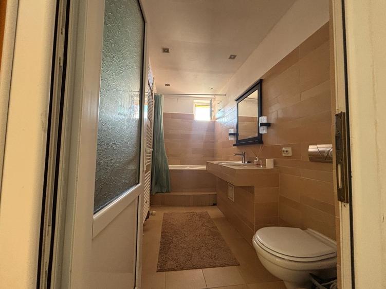 Apartament cu 3 camere în Mihai Viteazul