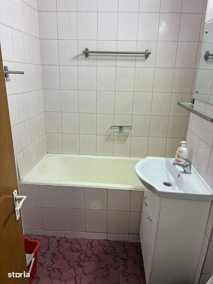 Apartament cu 2 camere decomandat în Titan