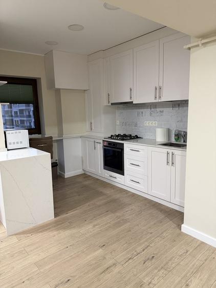 Apartament cu 3 camere decomandat în Drumul Taberei