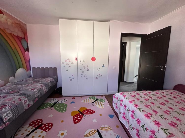 Duplex cu 3 camere cu Canalizare în Domnești