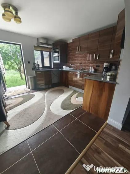 Casă cu 4 camere cu Teren 2600 Mp în Horodnic