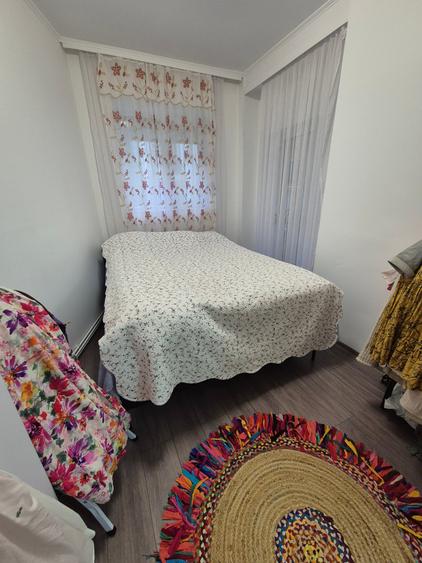 Apartament cu 3 camere semidecomandat în Cișmigiu