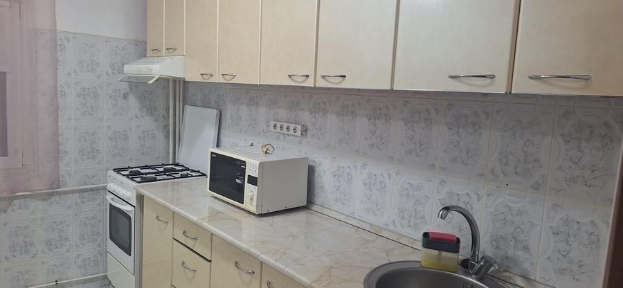 Apartament cu 3 camere decomandat, mobilat în Brâncoveanu