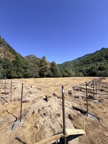 Teren de 1000 mp, în Râu de Mori
