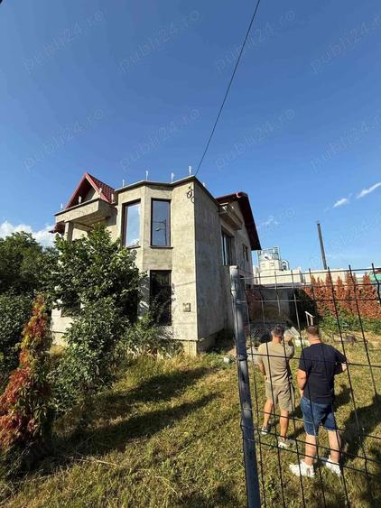 Casă cu 5 camere cu Teren 335 Mp în Mușcel