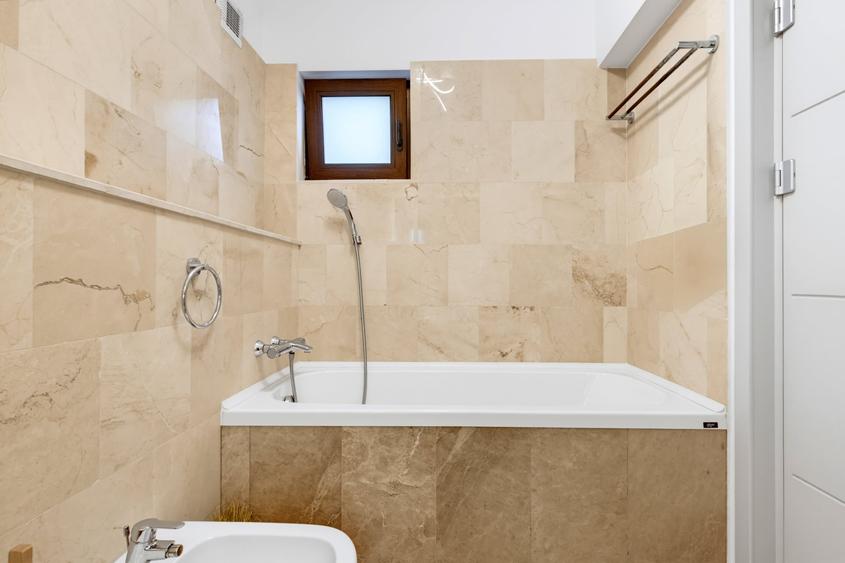 Apartament cu 3 camere decomandat, mobilat în Tătărași