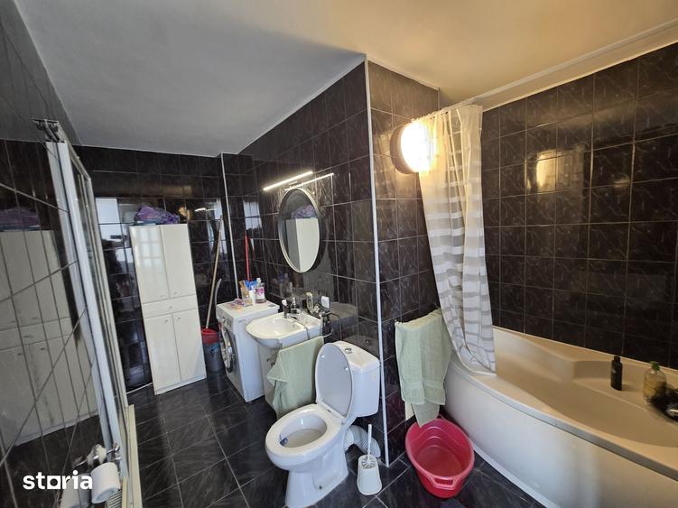 Apartament cu 4 camere în Mărăței