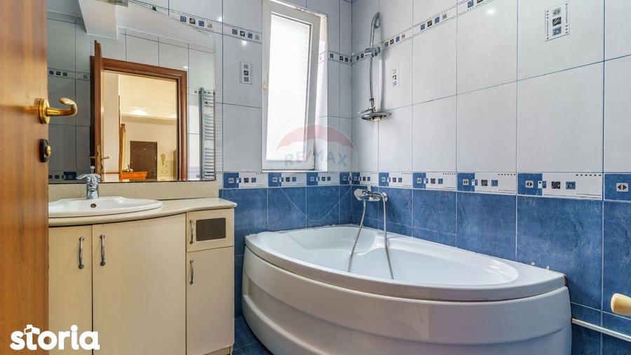 Apartament cu 3 camere, mobilat în Bună Ziua