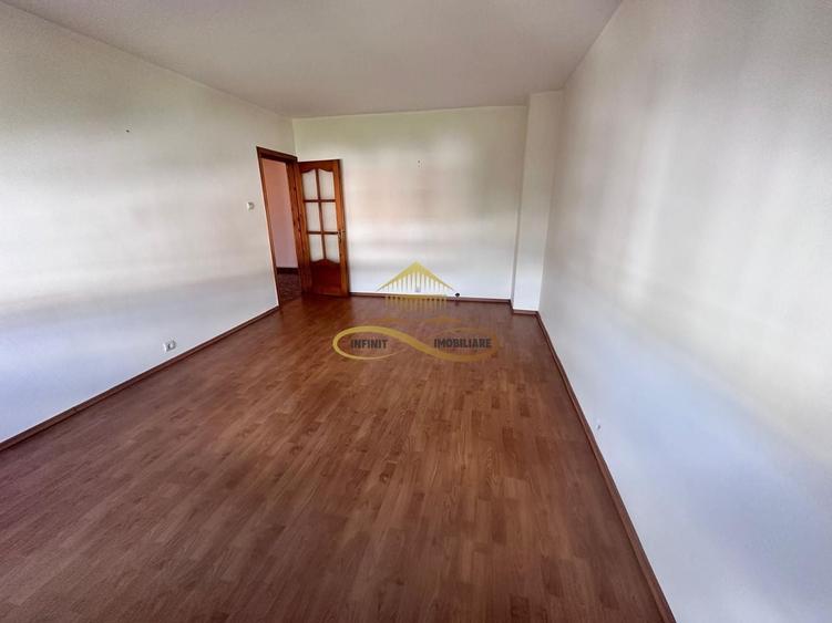 De vanzare apartament 2 camere decomandate Nord Bacau - 1