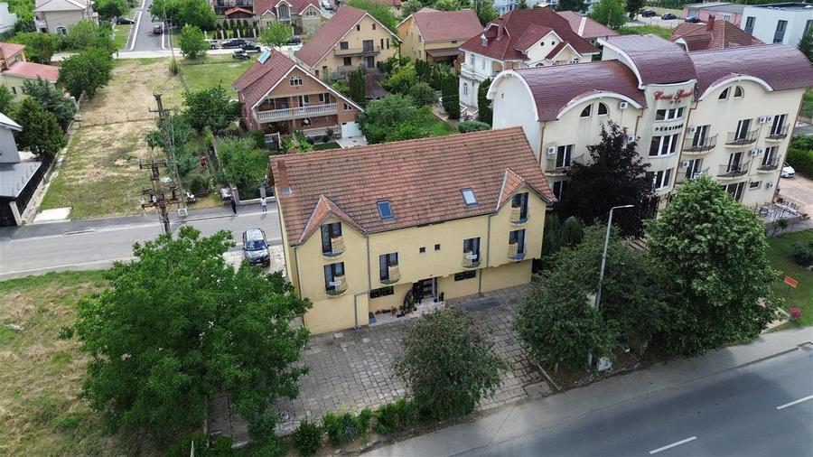 Casă individuală cu 20 camere cu Teren 247 Mp în Sânmartin