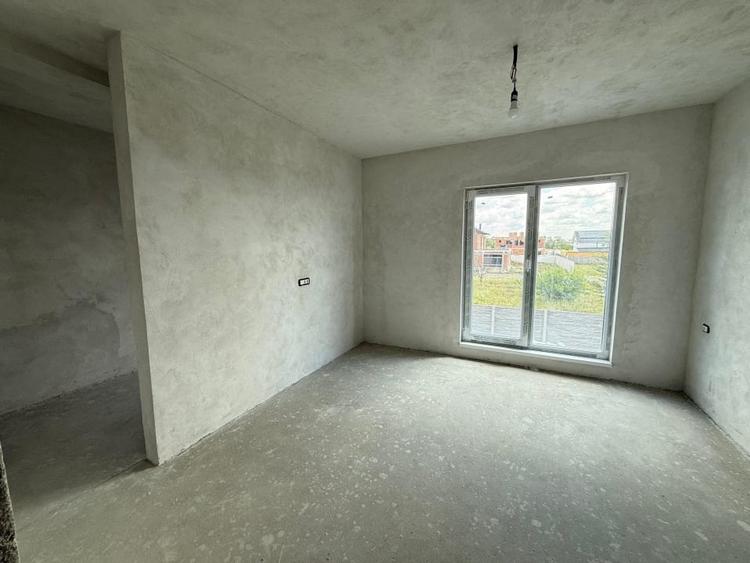 Duplex cu 4 camere cu Teren 287 Mp în Giroc
