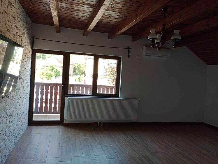 Casă cu 4 camere cu Teren 1100 Mp în Central