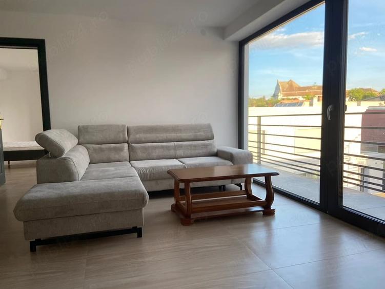 Apartament cu 3 camere semidecomandat în Central