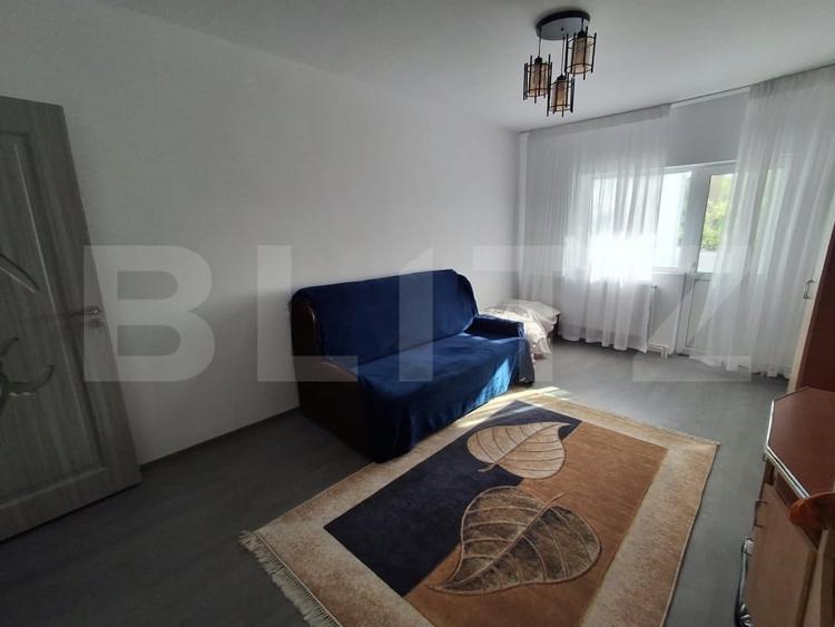 Apartament cu 3 camere decomandat, mobilat în Mircea cel Bătrân
