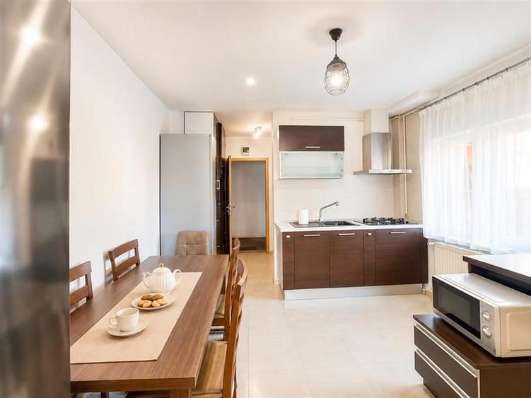 2 camere cu caracter, regim vila, echipate, panorama montana, istorie, Central, - 3