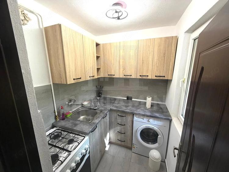 Apartament cu 3 camere semidecomandat în Central