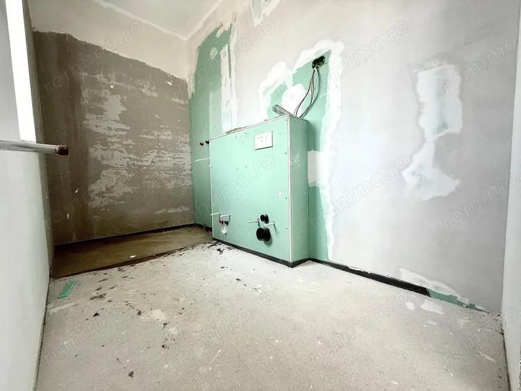 Casă cu 5 camere cu Teren 360 Mp în Urseni