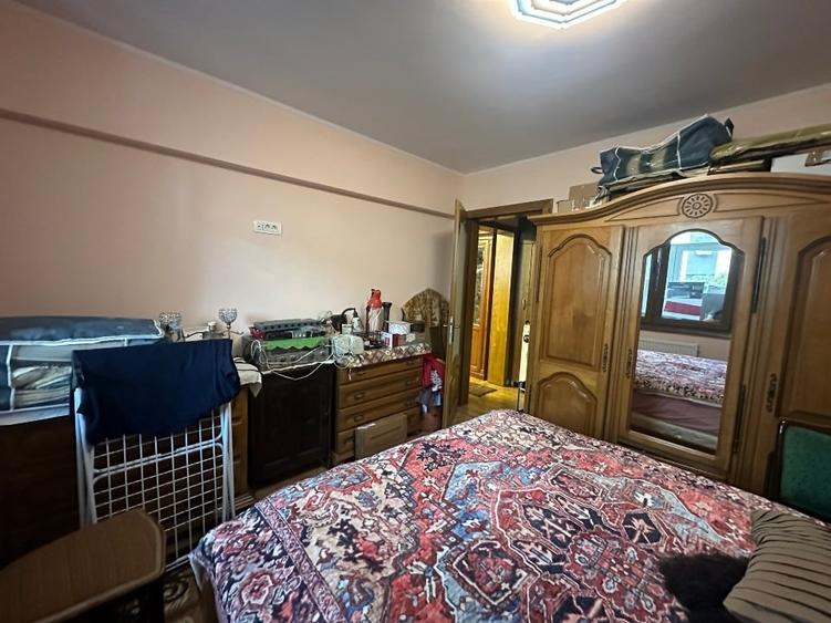 Apartament cu 2 camere semidecomandat în Berceni