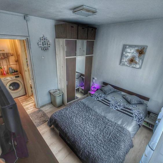 Apartament cu 3 camere semidecomandat în Exterior Vest