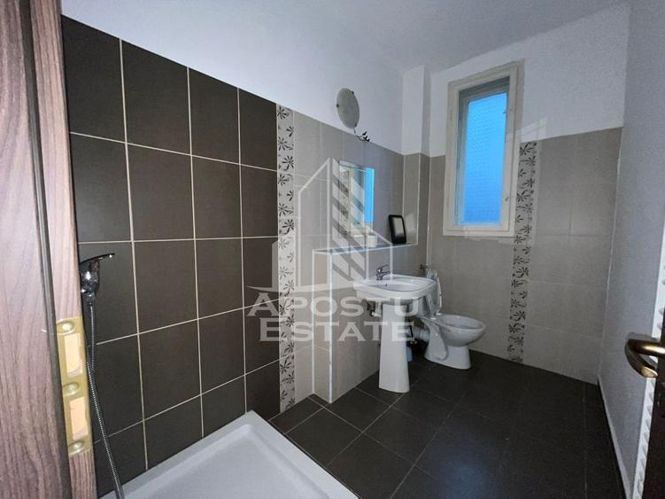 Casă cu 3 camere cu Teren 652 Mp în Olimpia-Stadion