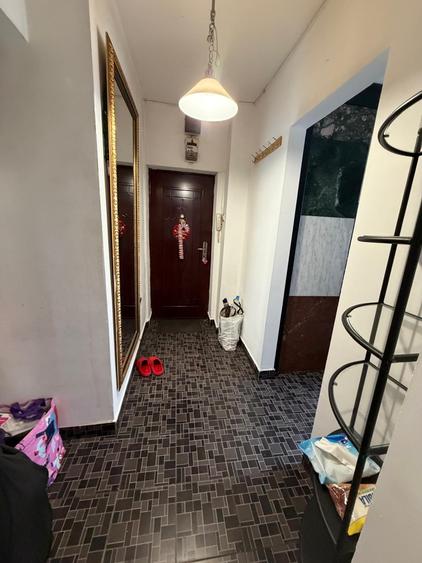 Apartament cu 2 camere semidecomandat în P-ța Romană