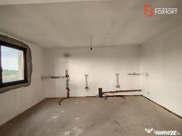Casă cu 5 camere cu Teren 747 Mp în Sânandrei