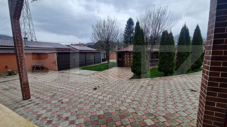 Casă individuală cu 6 camere cu Piscina în Baciu