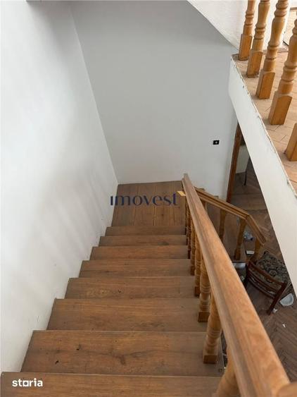 Casă cu 5 camere cu Teren 400 Mp în Titulescu