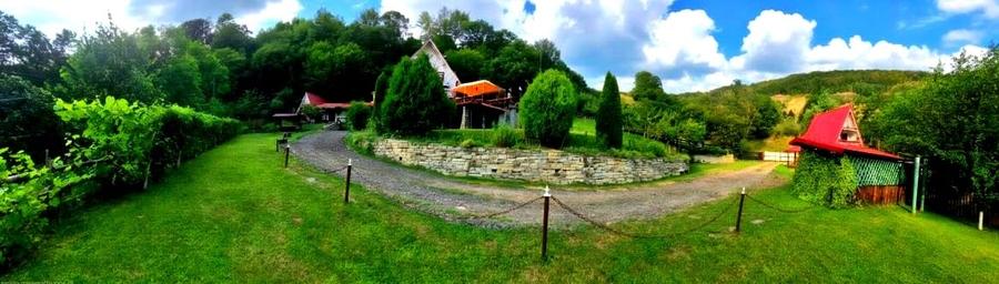 Casă individuală cu 5 camere cu Garaj în Siriu