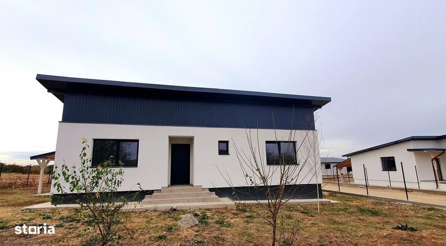 Casă cu 4 camere cu Teren 400 Mp în Crevedia