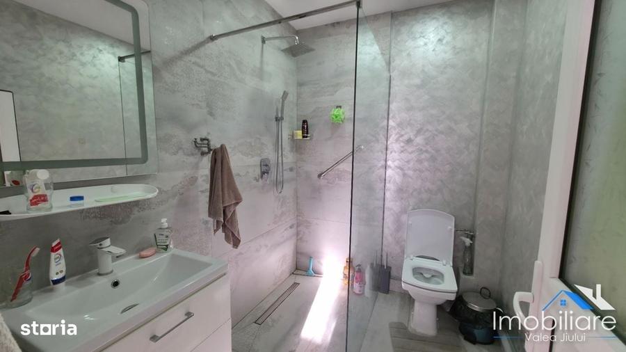 Casă cu 4 camere în Petros