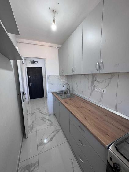Vand apartament 2 camere, et. 3, Carpati 1 - 1