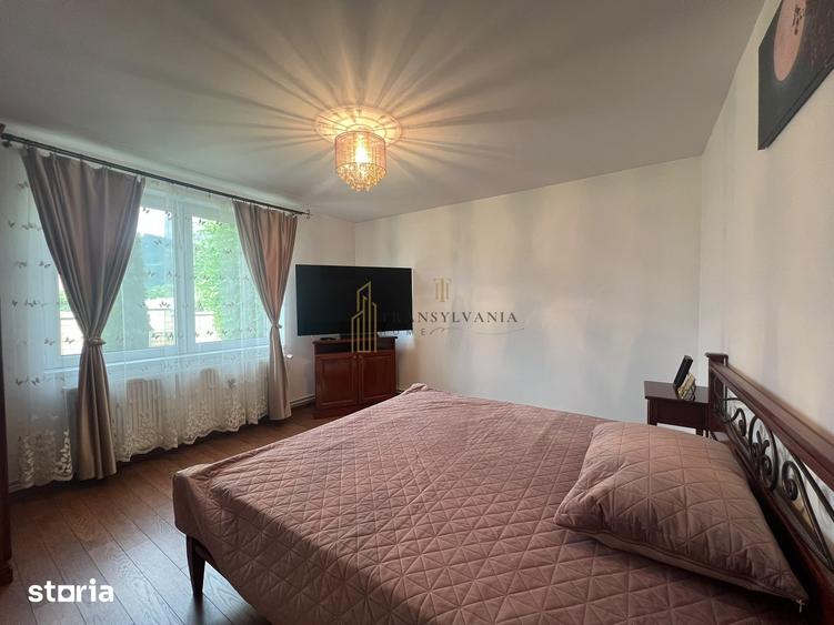 Casă cu 5 camere cu Teren 1000 Mp în Central