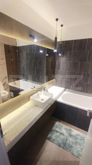 Apartament cu 2 camere decomandat, mobilat în Tractorul