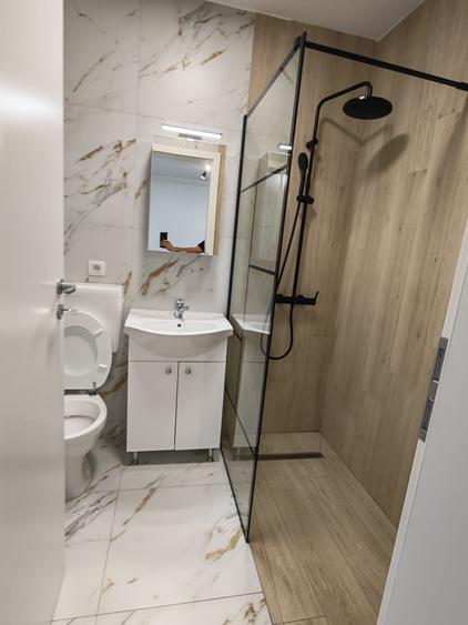 Apartament cu 2 camere semidecomandat în Apărătorii Patriei