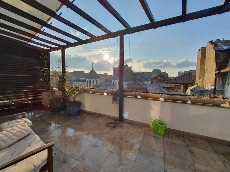 Apartament cu 4 camere în P-ța Romană