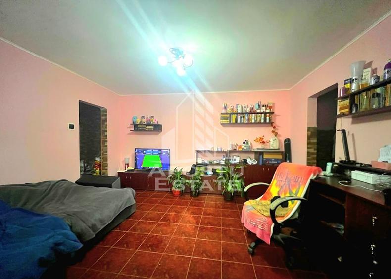 Apartament cu 2 camere semidecomandat, mobilat în Confecții