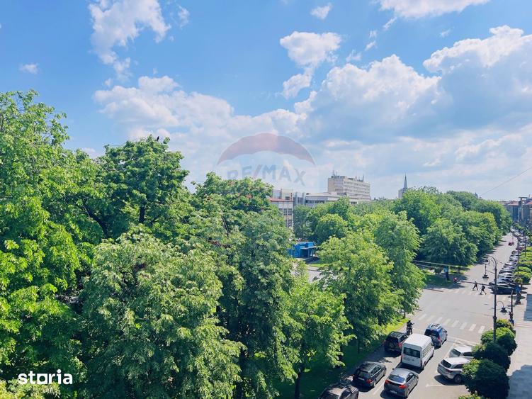 Apartament cu 3 camere semidecomandat în Podgoria