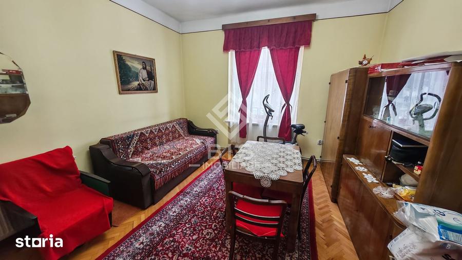 Casă cu 4 camere cu Teren 530 Mp în Central