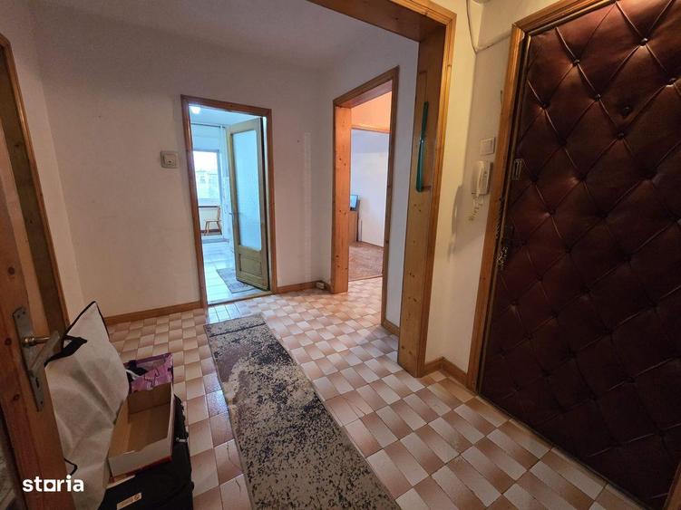 Apartament cu 4 camere decomandat în Central